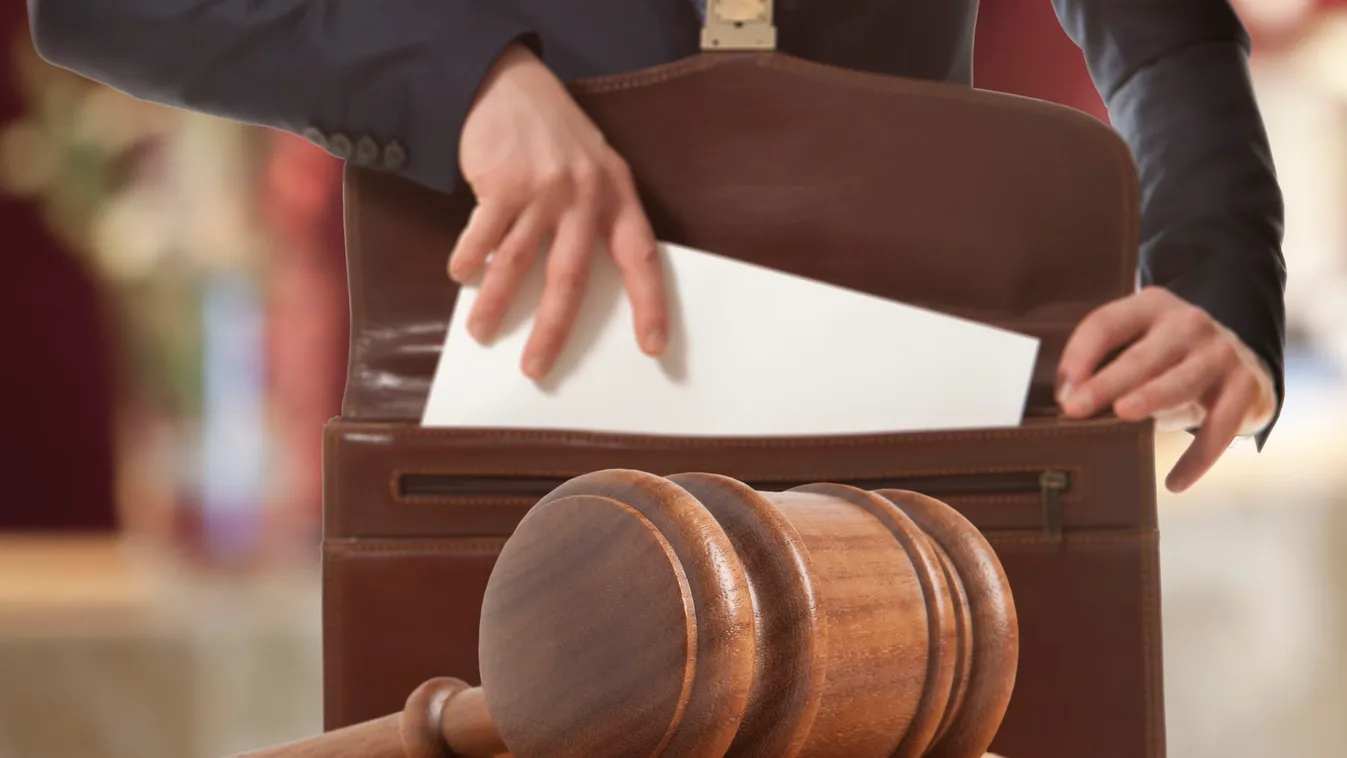 Robbantásos merénylet előkészítésével vádolják a 17 éves fiatalt