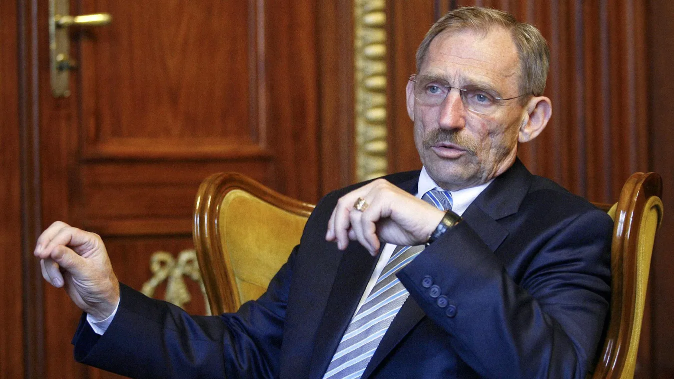 Nincs ajánlat, bukhatja a Várba költözést a belügy