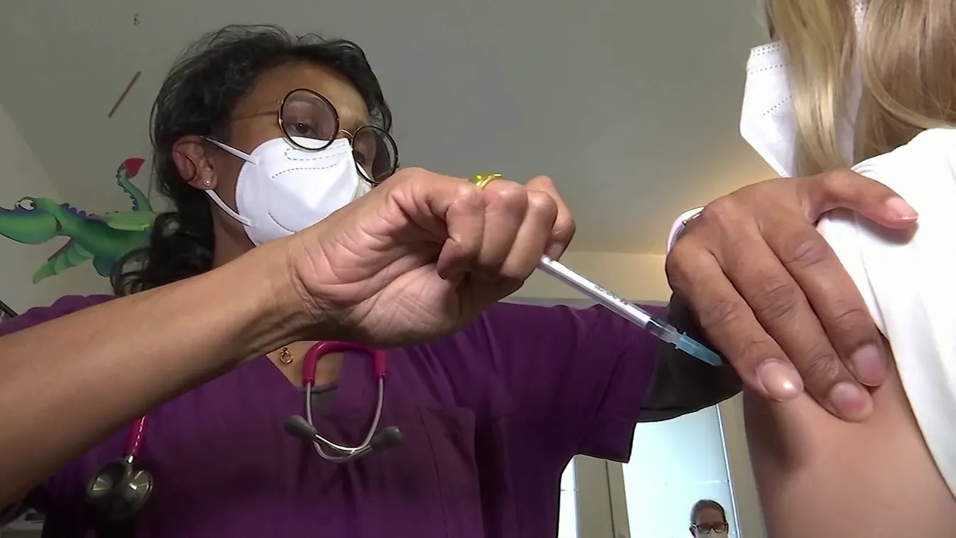 Indul a harmadik oltás Németországban