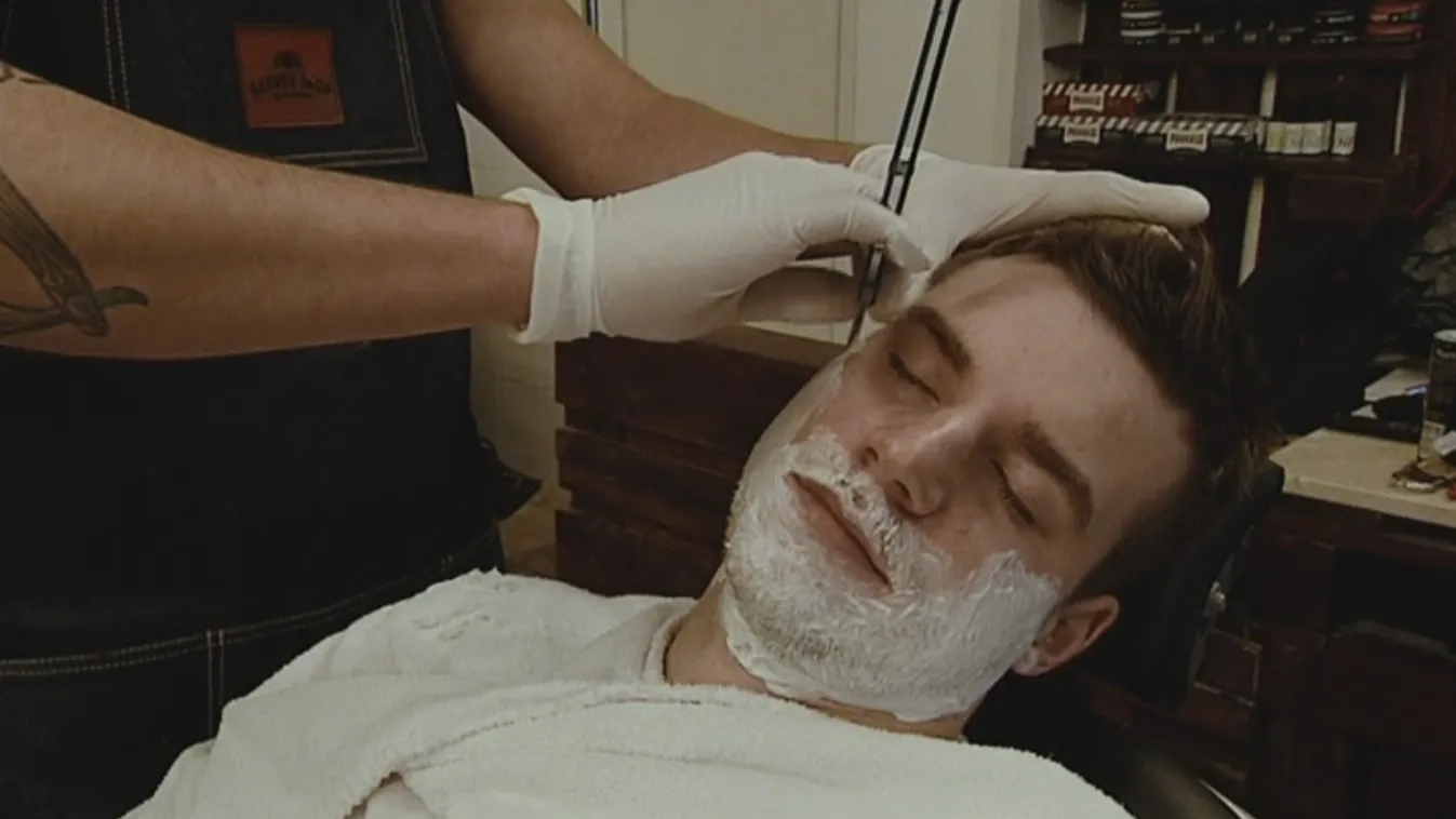 A borotválkozás titkai: nagyító alatt a férfibőr