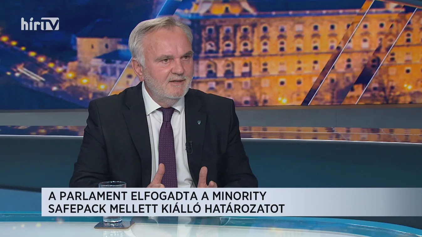 A Parlament elfogadta a nemzeti kisebbségvédelmi kezdeményezés mellett kiálló határozatot