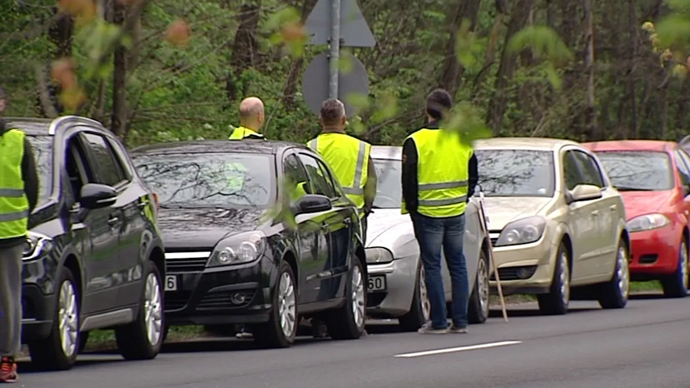 Útlezárással tiltakoznak a Mol dolgozói