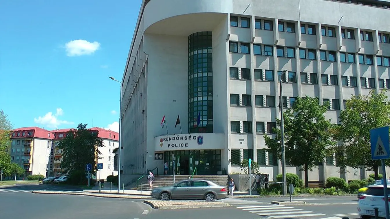 Kiugrott egy férfi a rendőrség ablakából és meghalt