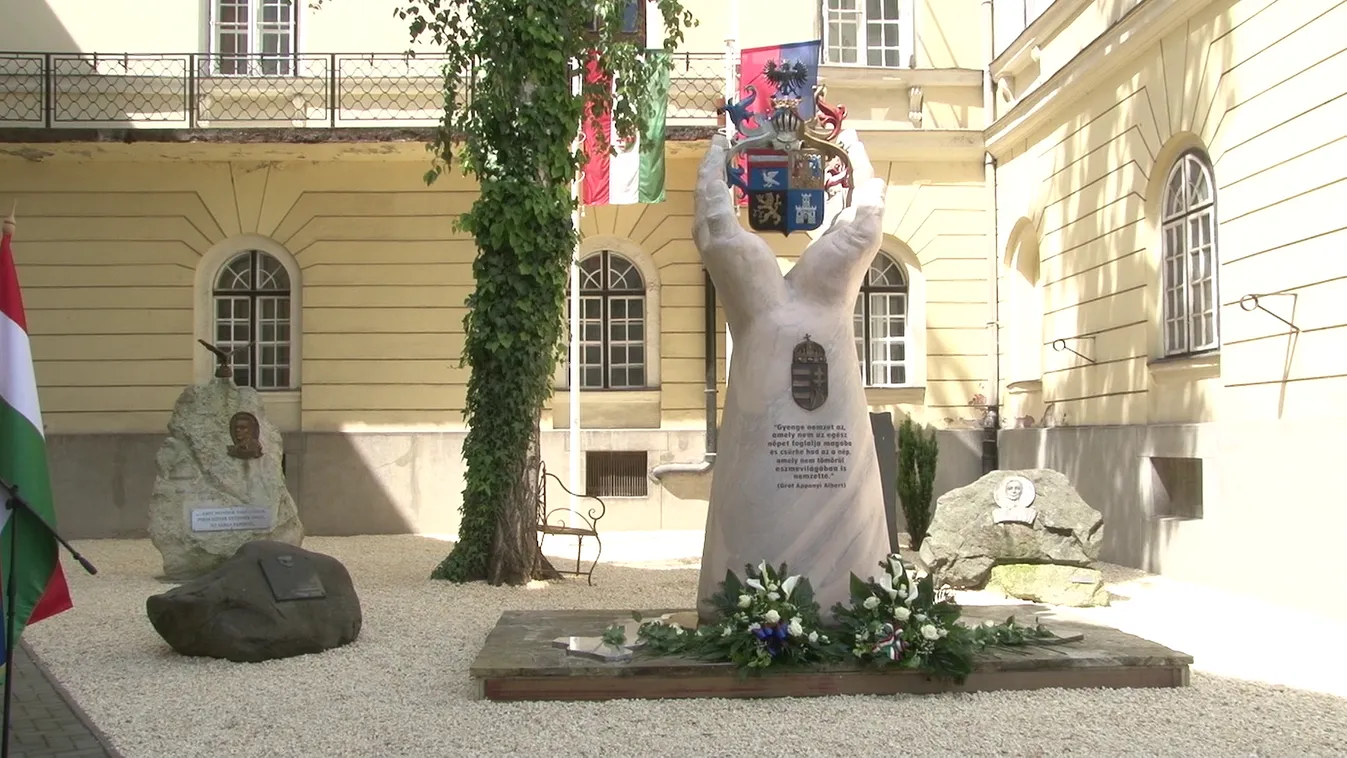 A magyar nemzet bukását sokan várták, de az a mai napig nem jött el