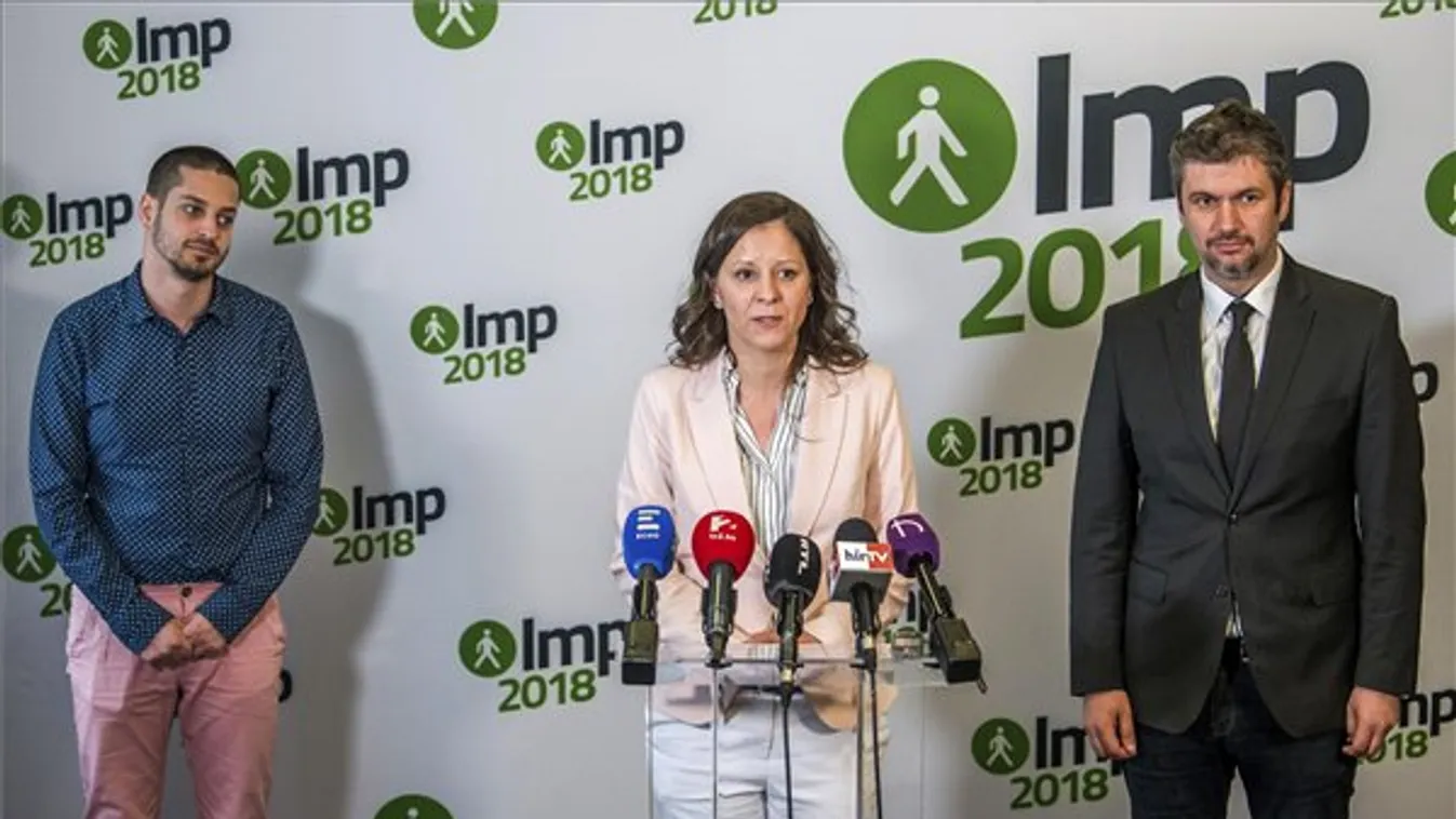 Szél: Ledőlt egy fal