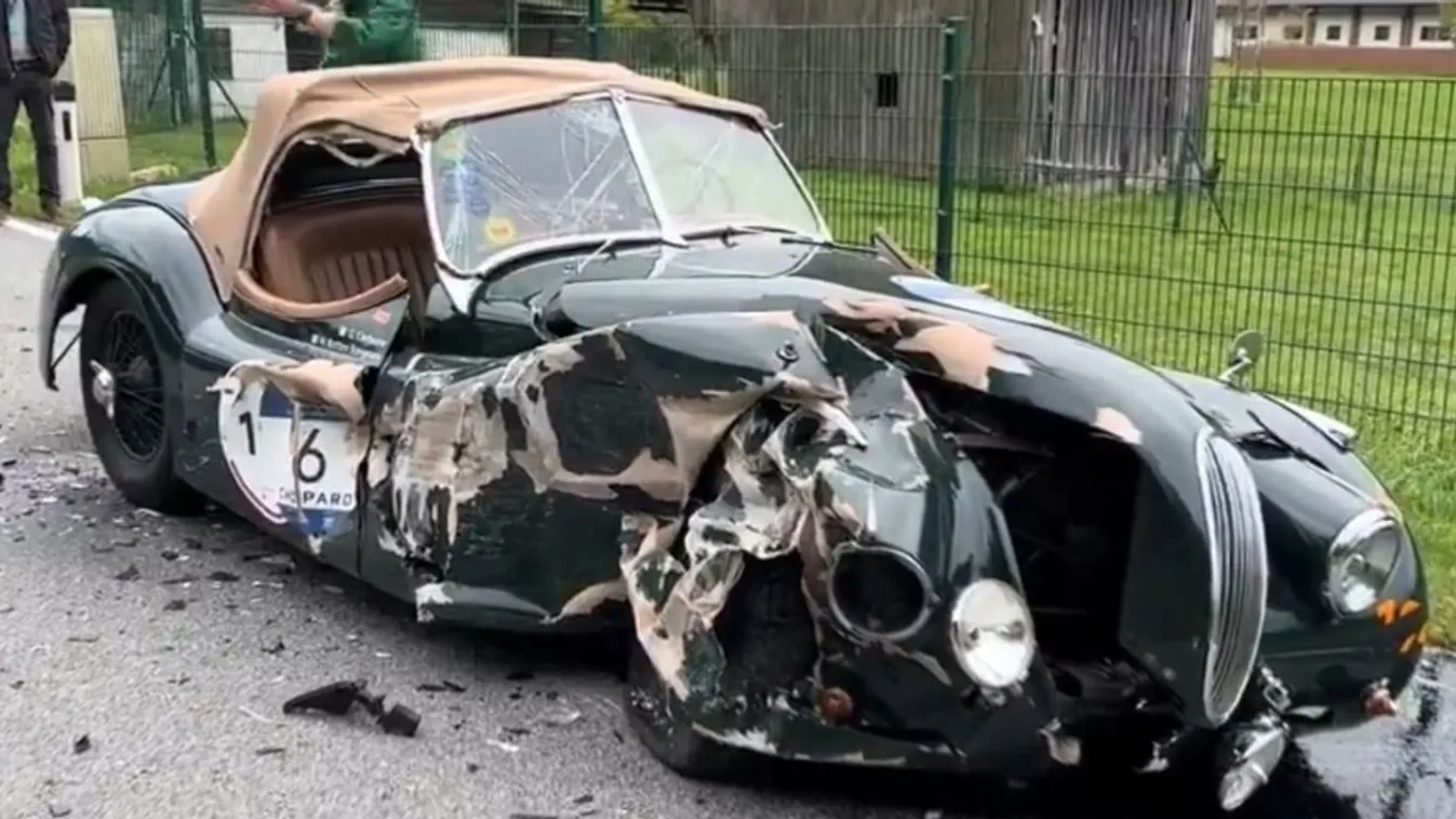 100 milliós Jaguart tört ripityára egy figyelmetlen magyar sofőr + videó