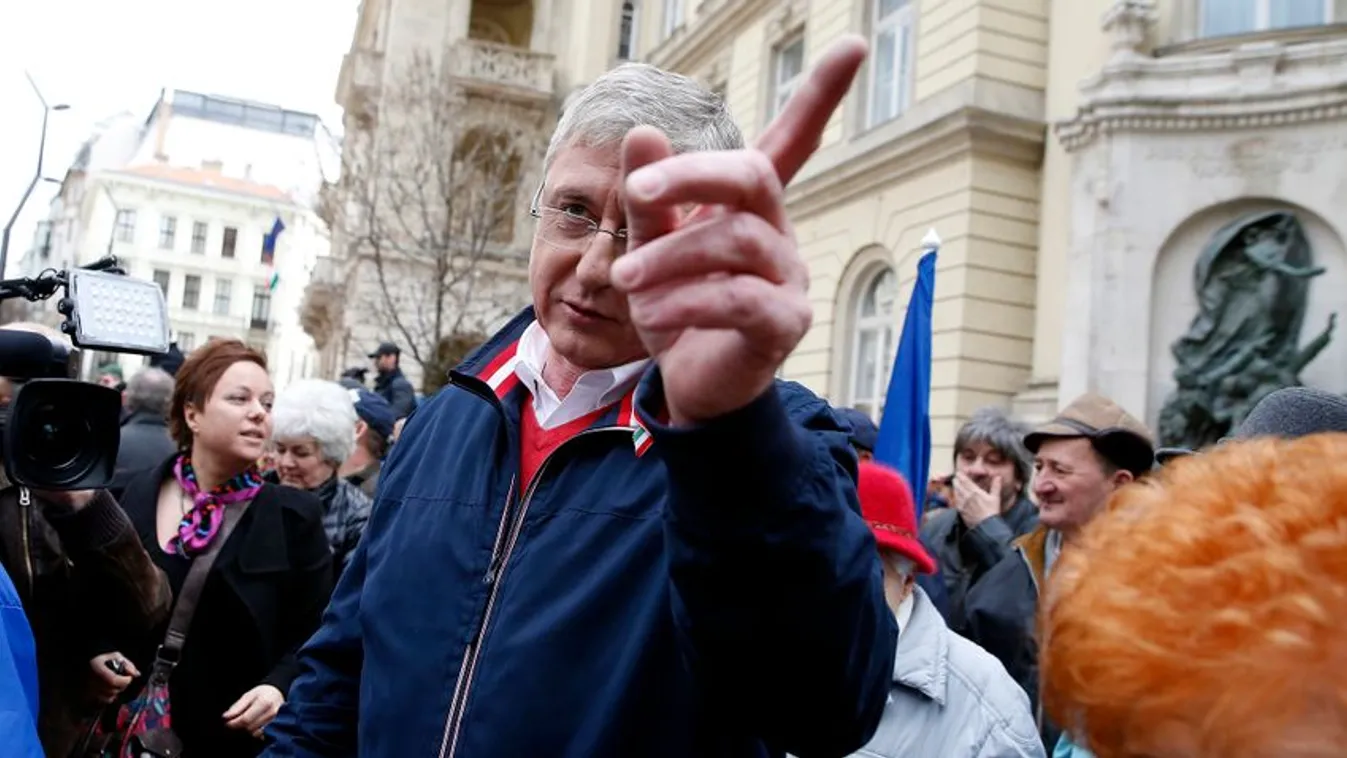 A dollárbaloldal jól láthatóan retteg a magyar emberek véleményétől + videó