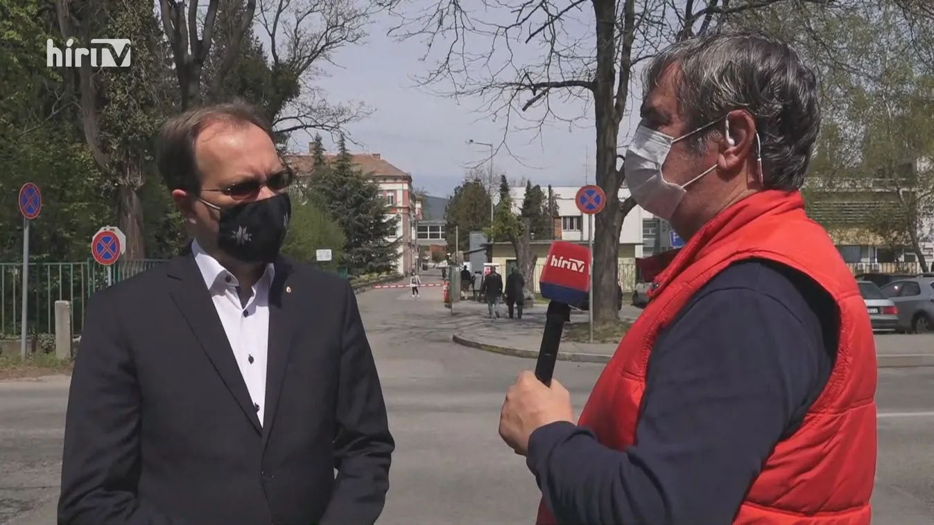 Kormánypárti politikusok is segítik az oltásokat