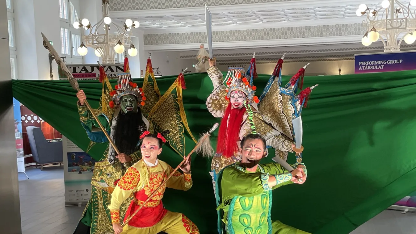 Nuocsa a sárkánypalotában – Tajvanról érkezik Magyarországra a gyerekek védőszentje