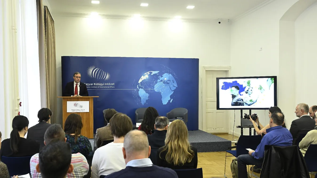 Magyar Külügyi Intézet: 2,5 ezer milliárd euróba kerülne Ukrajna uniós csatlakozása