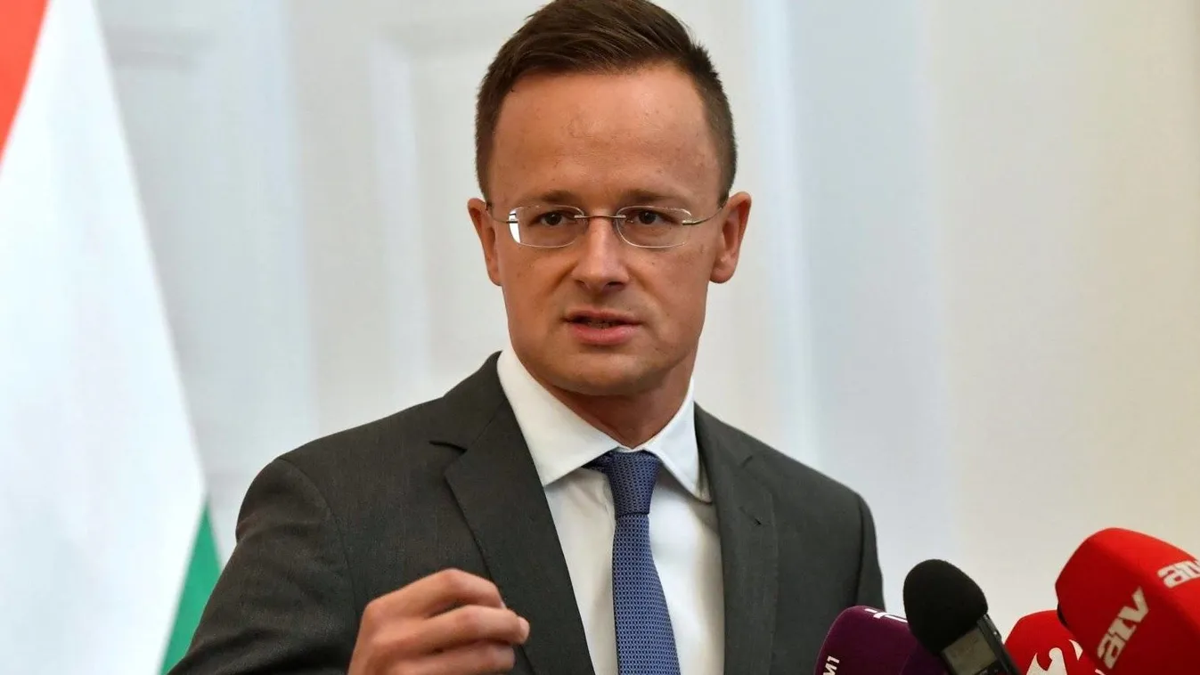 Szijjártó: Határon túli magyar közösségeket is támogat védőeszközökkel a kormány