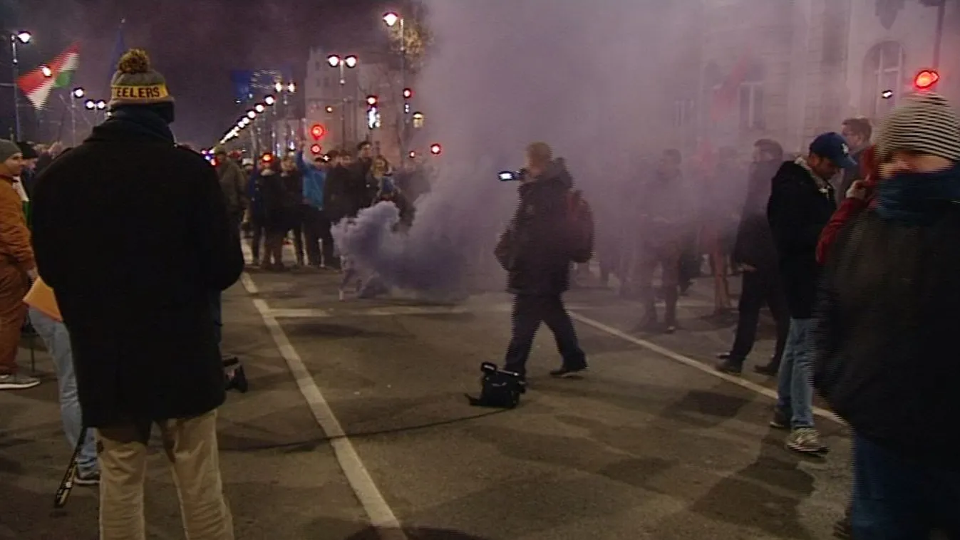 Hivatalos személy elleni erőszak miatt nyomoznak Fekete-Győr András ellen