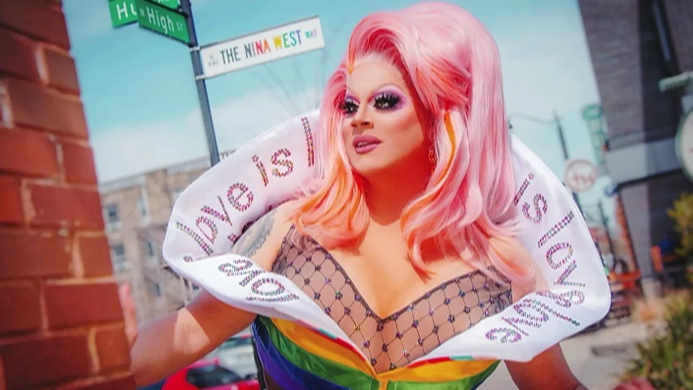 Belebukott az LMBTQ-botrányba a Disney igazgatója