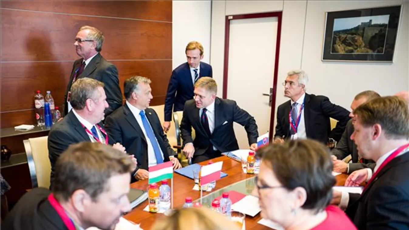 Kvótáktól a határzárig – Csörte