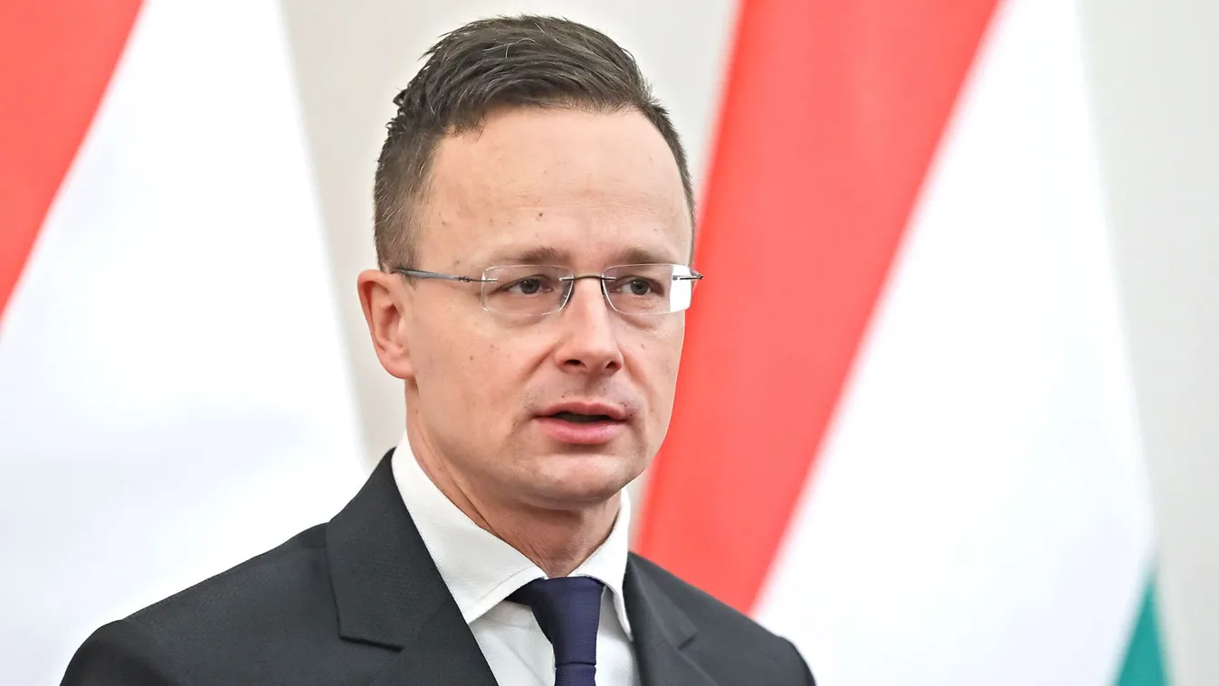 Szijjártó: Magyarország újabb 400 ezer vakcinával segít Ghánának