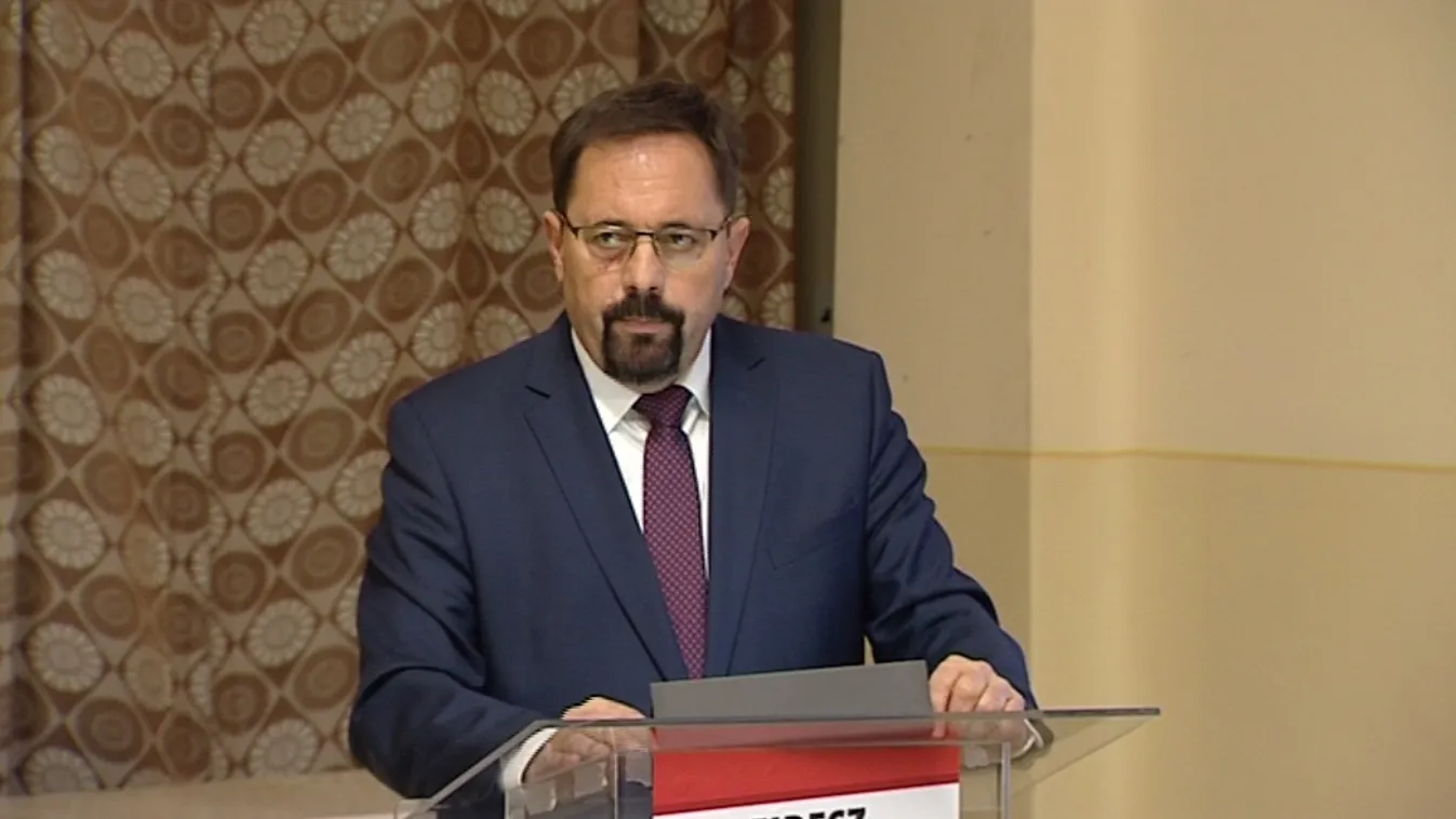 A négy évvel ezelőtti ígéreteket kérték számon Pócs Jánoson