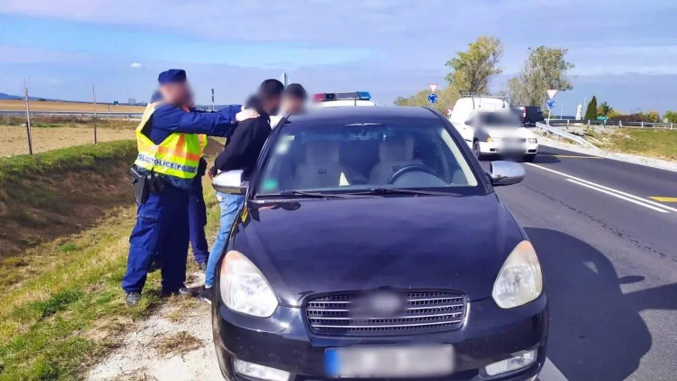 Nagycenk közelében fogták el a rendőrök az embercsempészt