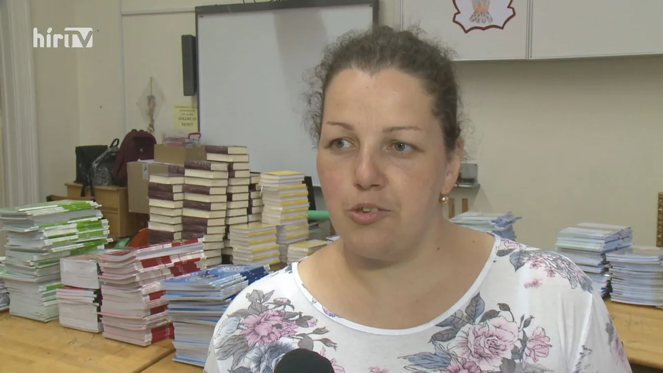 Folyamatosan szállítják a tankönyveket Debrecenben is