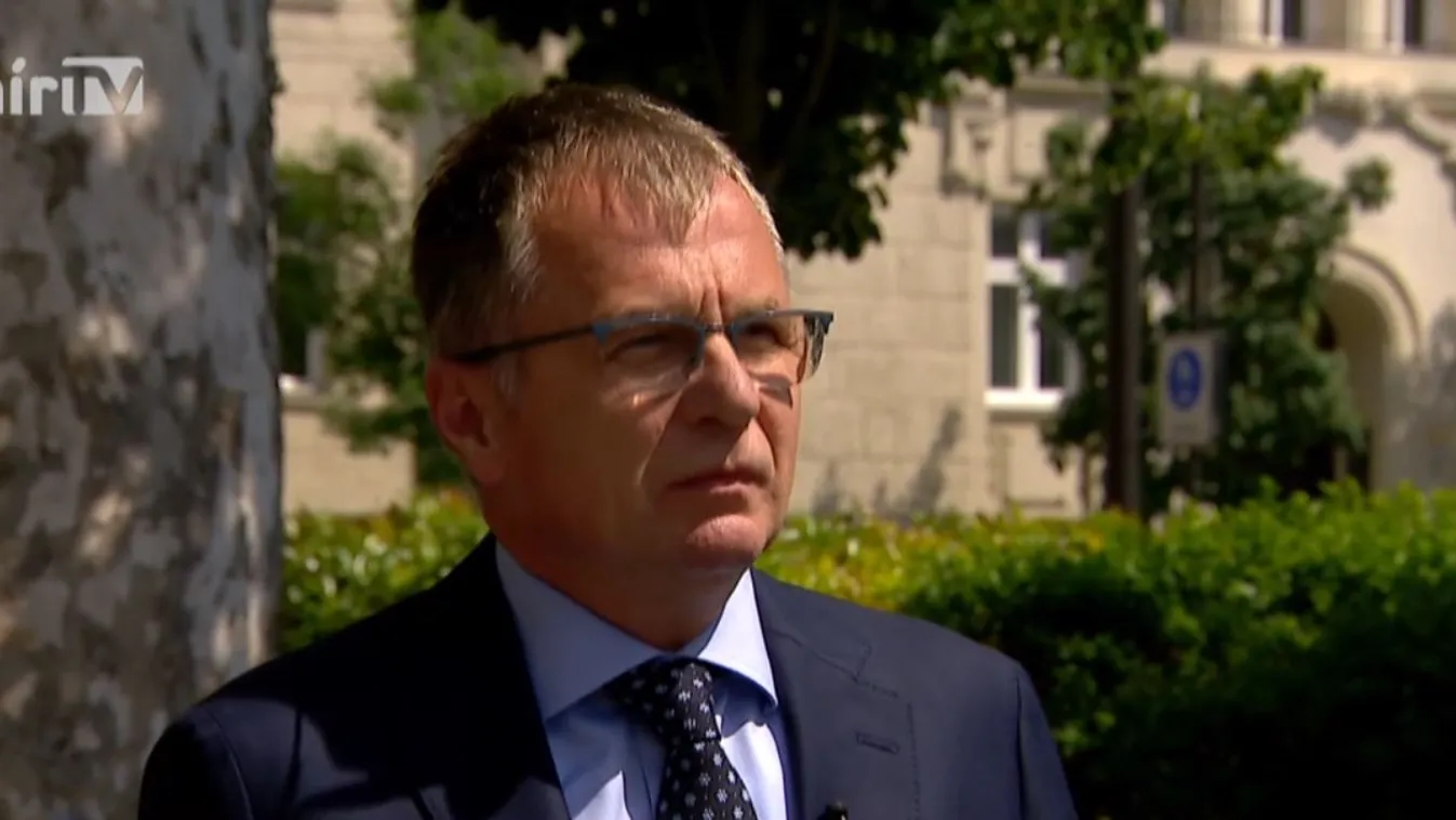 Fidesz: Az előválasztással a baloldal elsősorban saját választóit veri át