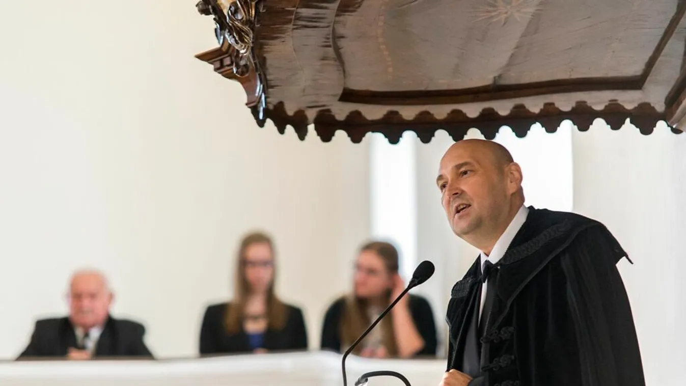 Steinbach József dunántúli református püspök lett a Zsinat lelkészi elnöke