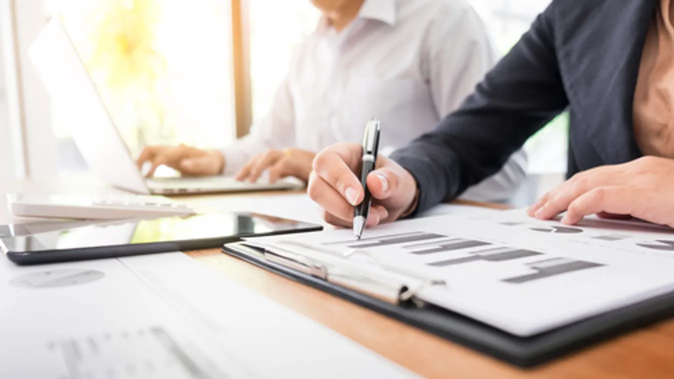 Új és újabb intézkedéseket hoznak önkormányzatok a helyi lakosság és vállalkozók védelmében