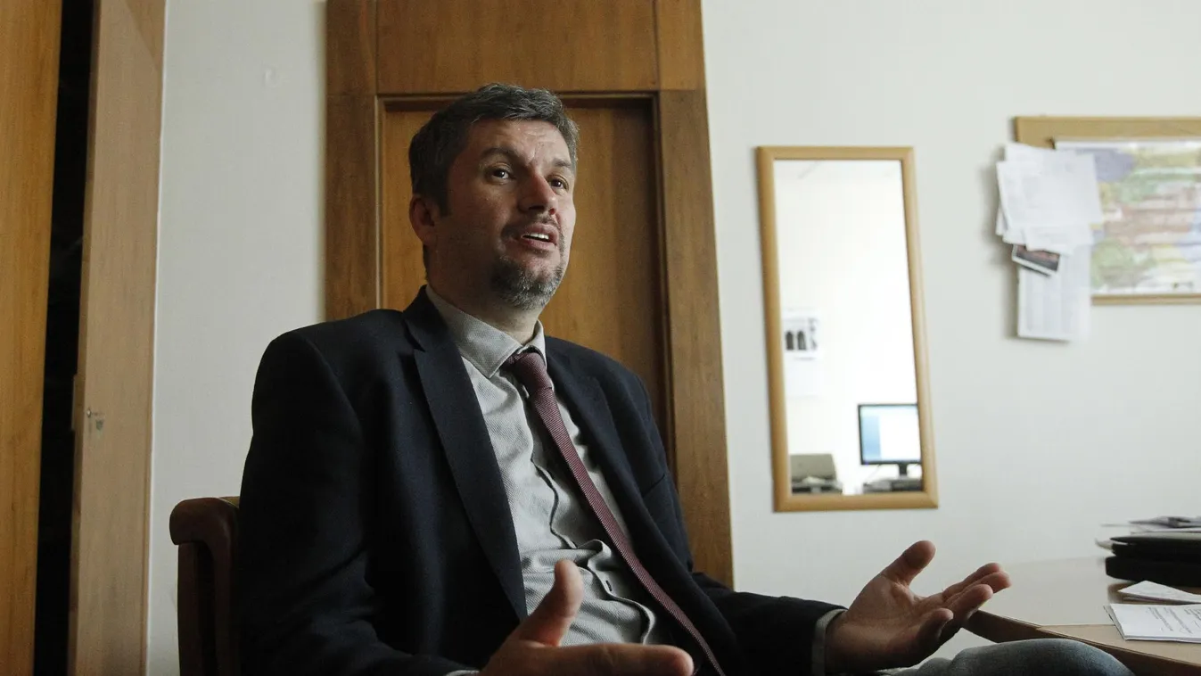 Hadházy: Schiffer és Sallai perrel fenyegette meg a visszalépőket