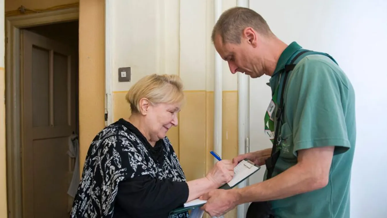 Háromszor csenget extra pénzzel a postás