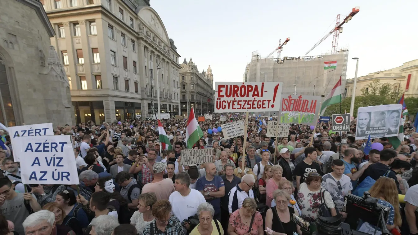 Változik a május 8-i tüntetés időpontja