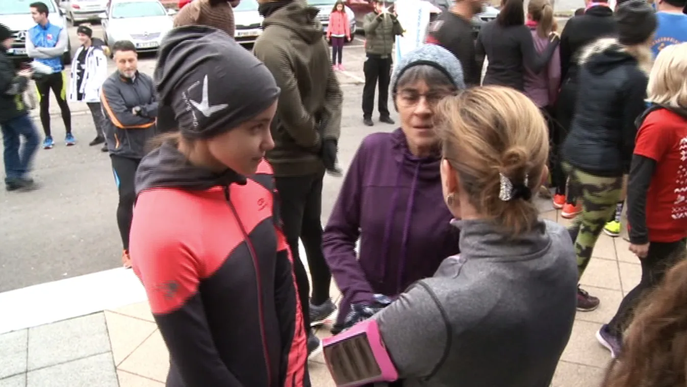 Egy-egy tálca sütemény és pezsgő fejében bárki rajthoz állhatott