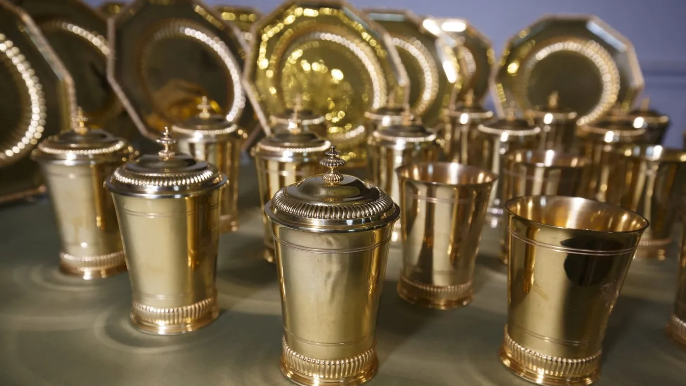 Aranyozott ezüstkincsek kerültek vissza a keszthelyi kastélyba