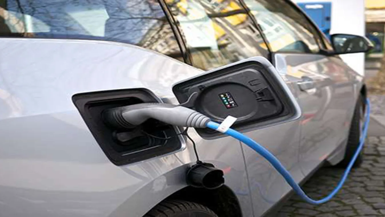 ITM: Már több mint száz zöld rendszámos motor fut a hazai utakon