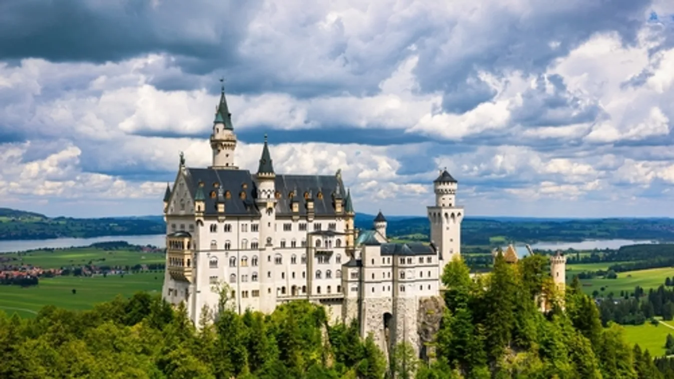 Szakadékba löktek két turistalányt a bajorországi Neuschwanstein kastélynál