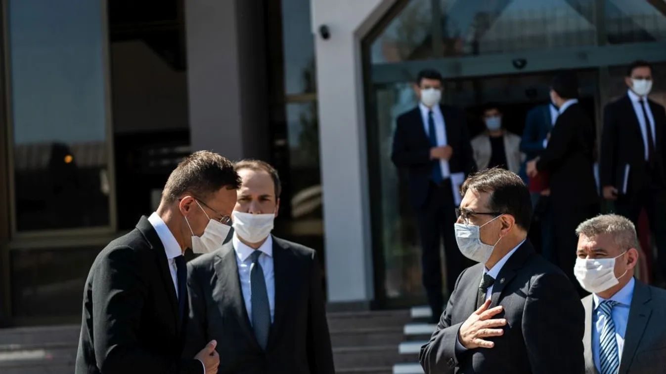 Migrációs, biztonsági és gazdasági témákról egyeztet a külügyminiszter Ankarában