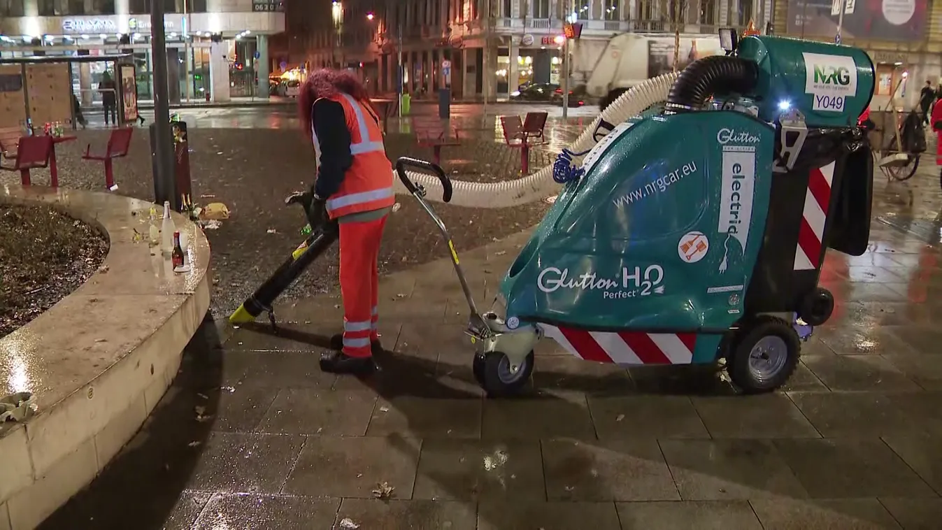 Megkezdték  a  szilveszter utáni takarítást a fővárosban