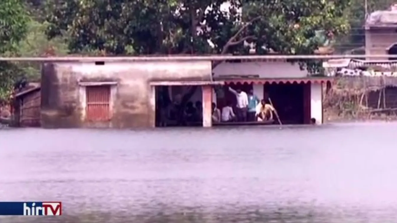 Több mint ezer életet követeltek a monszunesők