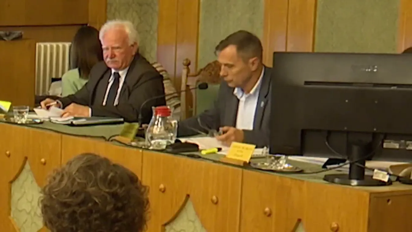 Káromkodott az ülésen Balmazújváros polgármestere