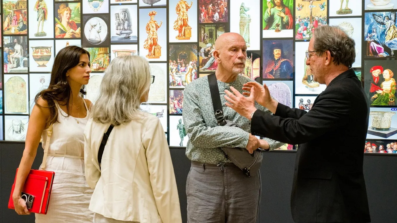 És akkor John Malkovich beugrott a Szépművészeti Múzeumba