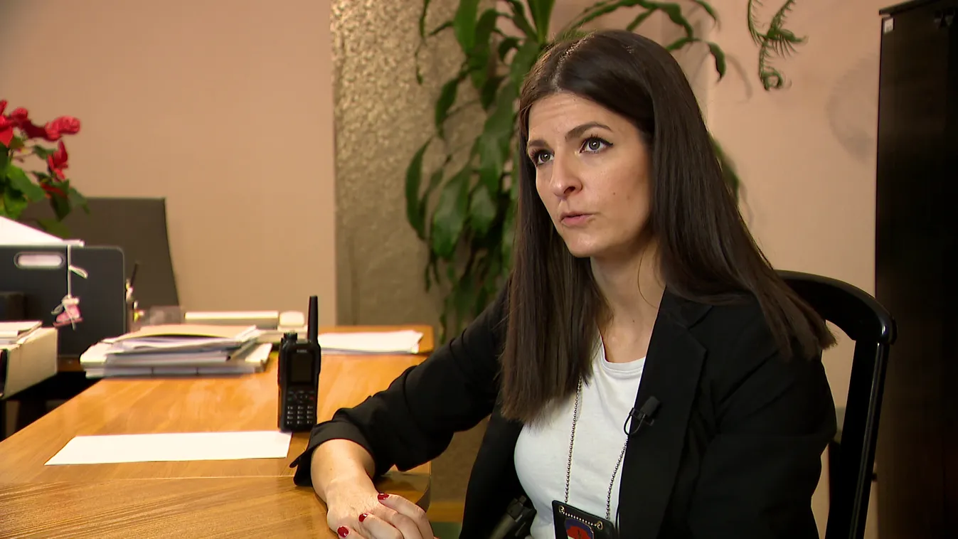 Radar - Belevaló rendőrnő