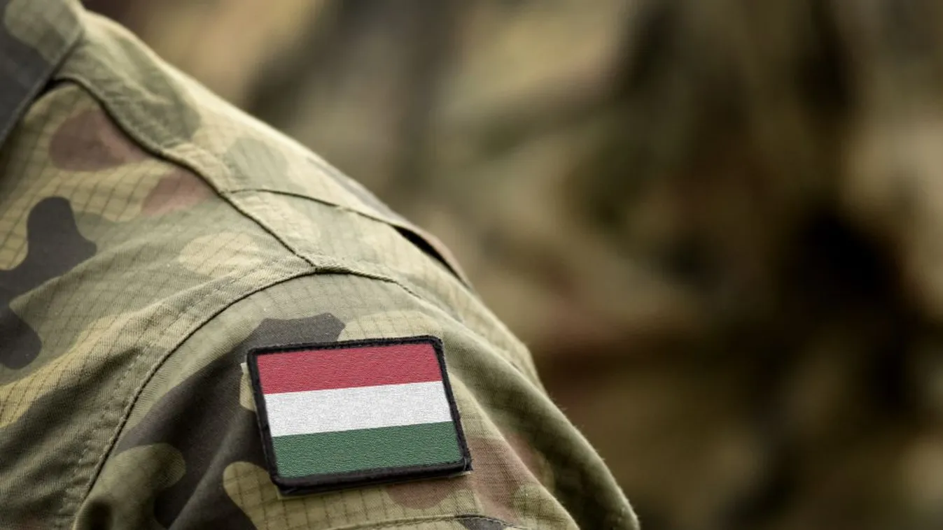 Honvédségi járőrhajó a Tiszán