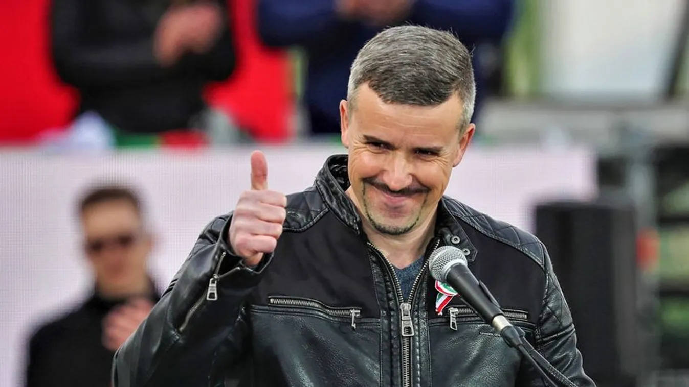 Ételfutárnak állt Jakab Péter