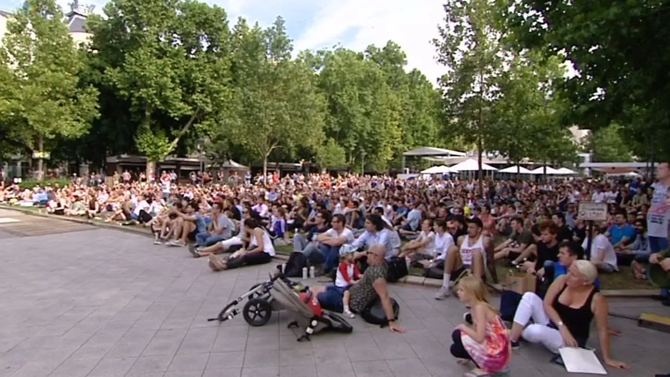 Jól tippeltek a Szabadság téri szurkolók