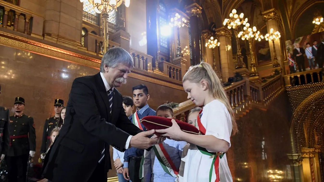 Gyermekkarácsony az Országházban