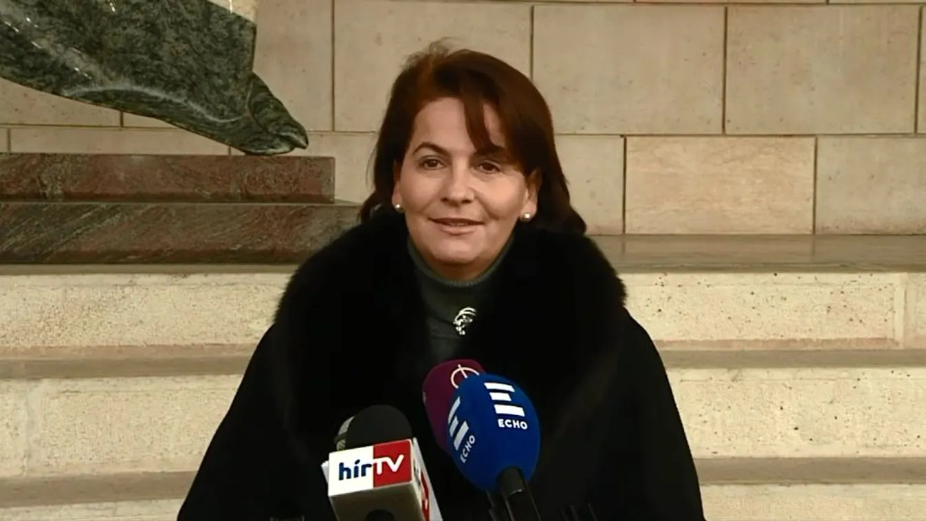 Jobbik: Kilóg a lóláb Kósáéknál