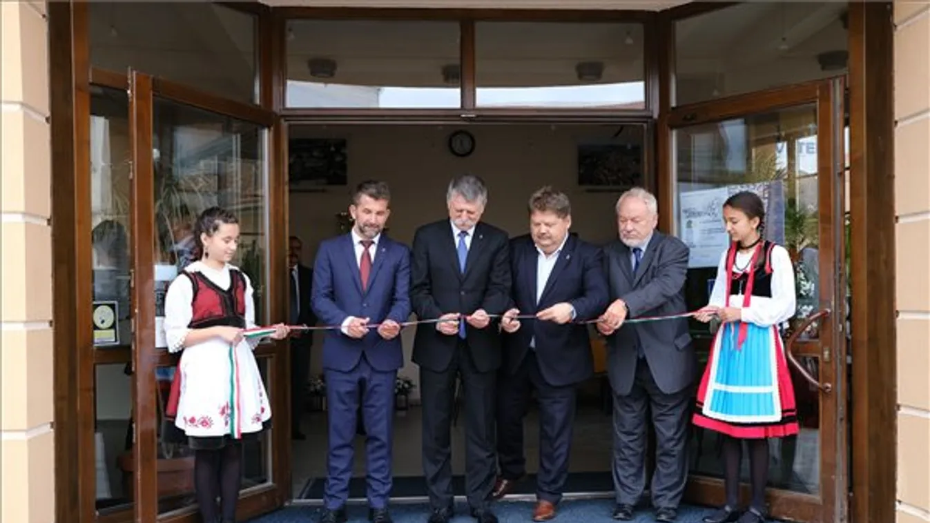 Kövér: Székelyföldnek történelmi kárpótlás jár Budapestről és Bukarestből is