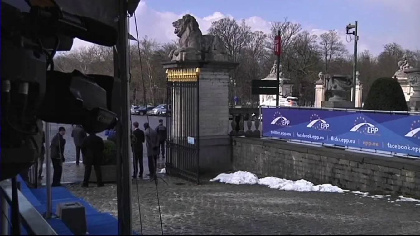 Megszállta a rendőrség az Európai Néppárt brüsszeli székházát