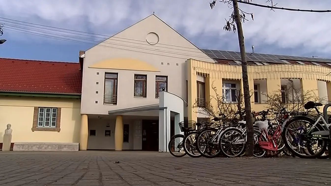 Szappannal a száját: megrovást kaphat a diákját fenyegető tanár