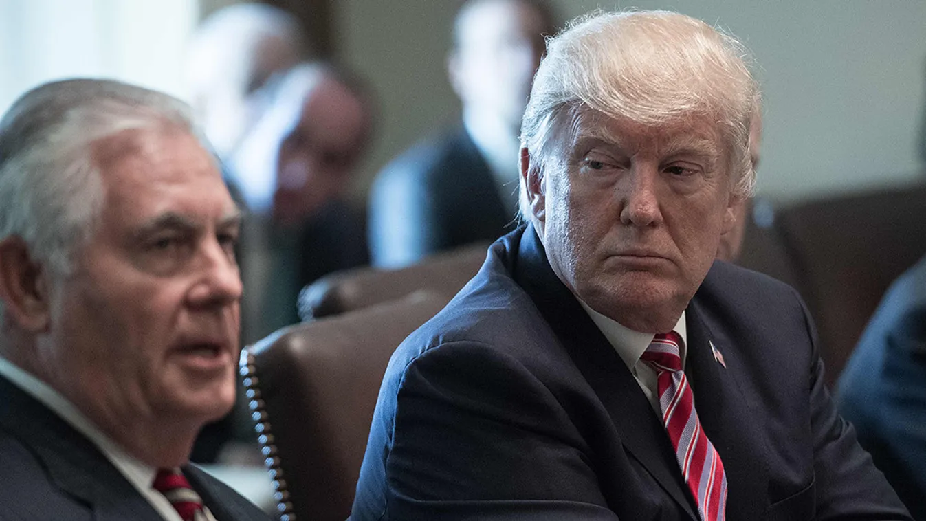 Leváltotta külügyminiszterét Donald Trump