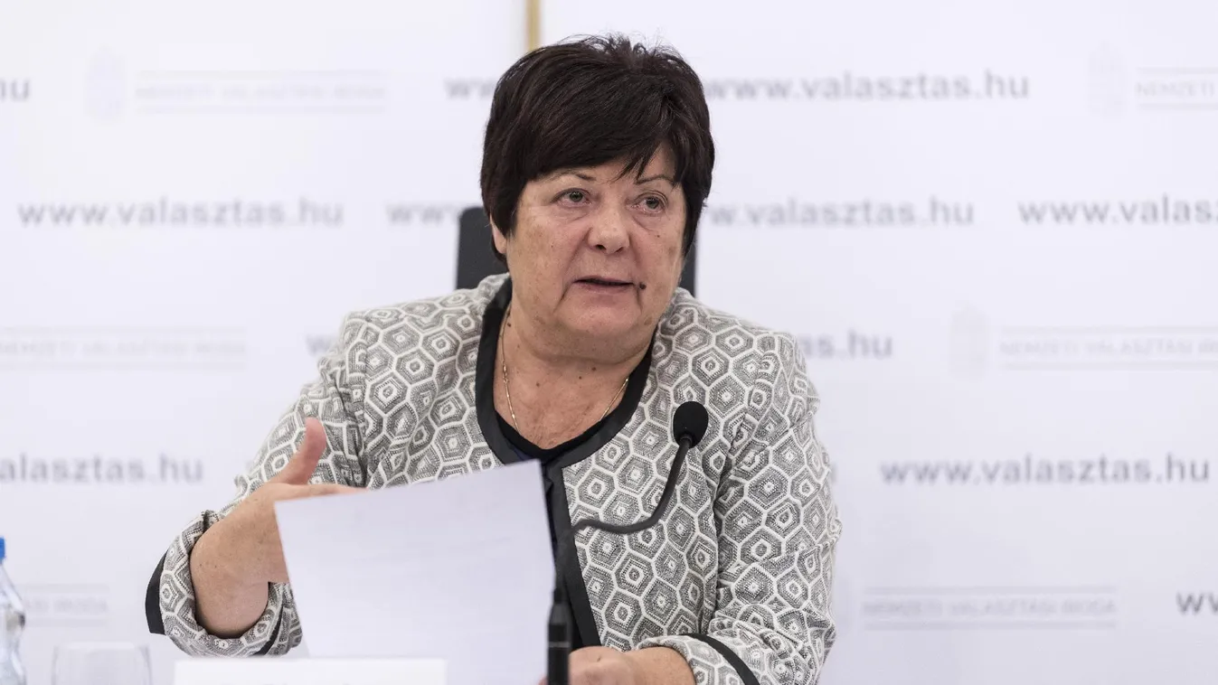 Gondolkodik a lemondáson Pálffy Ilona