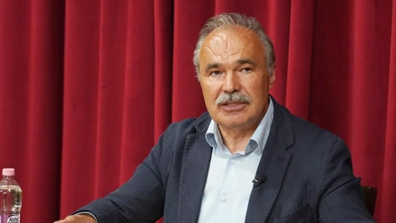 Nagy István: semmi nem akadályozhatja a ragadós száj- és körömfájás elleni védekezést