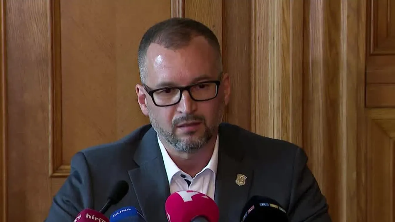 Több mint egymillió doboz cigarettát és 156 tonna dohánylevelet foglalt le a NAV + videó